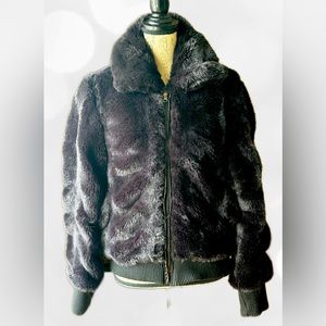 Faux Fur Teddy Bomber Jacket
Medium
Like New / Never worn
